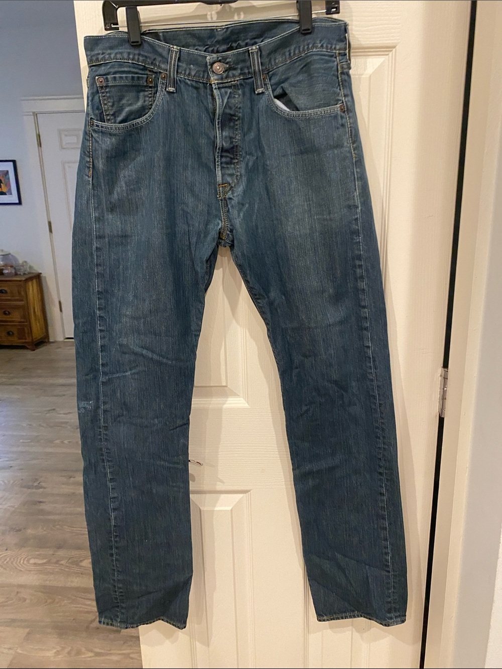 Levi's Men's Straight Jeans in Medium Blue Wash